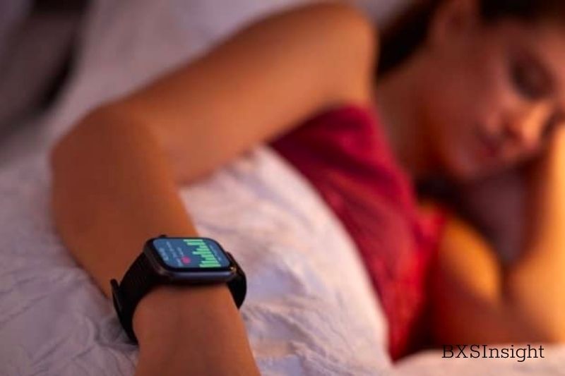 How Do Fitness Trackers Detect When You're Asleep