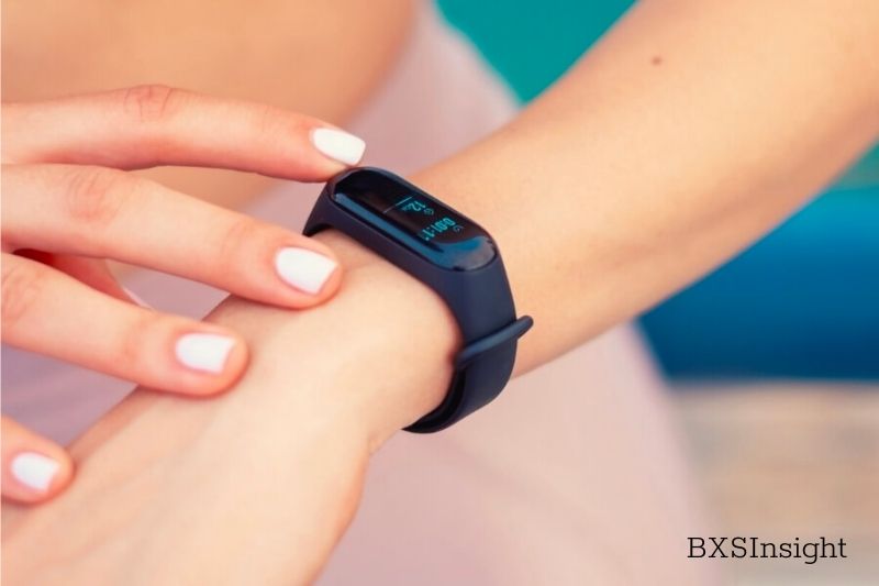 What Are The Benefits Of Using A Wearable Fitness Tracker