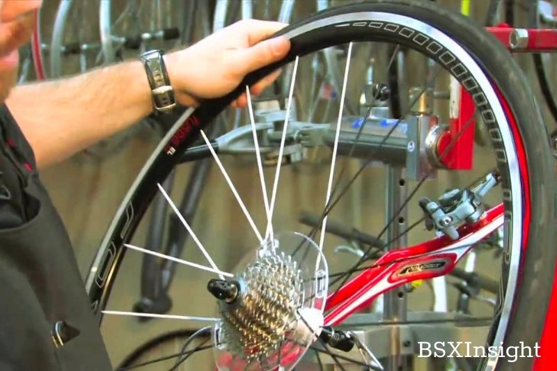 how to change inner tube on bike